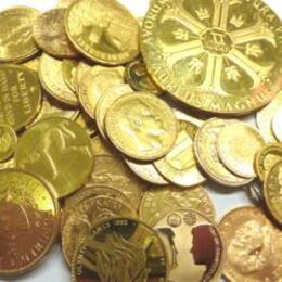 900 Goldmedaillen