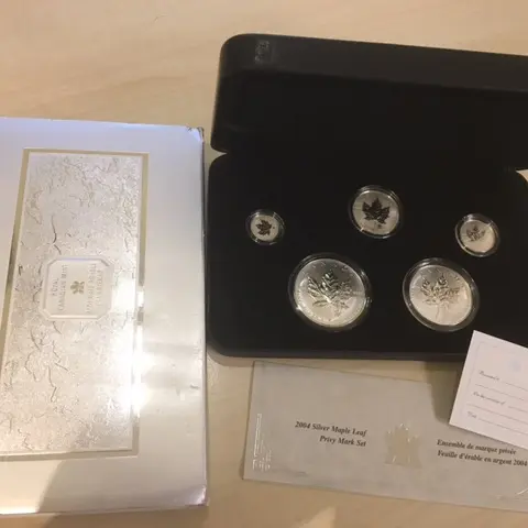 Maple Leaf Prestige Set 2004
